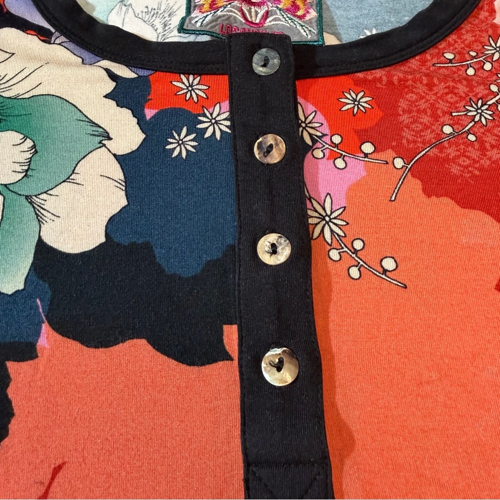 JOHNNY WAS Tura Henley 3/4 Sleeve Floral Blouse Top | Size S - Picture 4 of 6